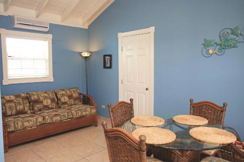 Posezení v ubytování Hideaways Exuma