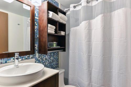 Holiday Inn Express Washington DC Silver Spring, an IHG Hotel Image