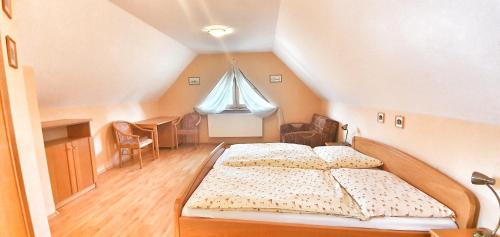 Ένα ή περισσότερα κρεβάτια σε δωμάτιο στο Villa Filip
