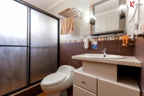 Ванна кімната в Hostal Kolibri B&B