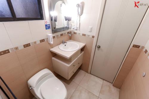 Ένα μπάνιο στο Hostal Kolibri B&B