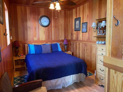 Katil atau katil-katil dalam bilik di Whistling Winds Motel