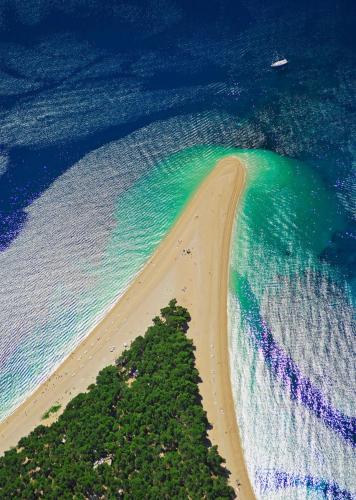 an aerial view of a beach and the ocean at Newly renovated Hotel Kastil in Bol