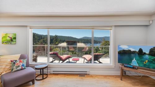 A Peaceful Stay in Brentwood Bay