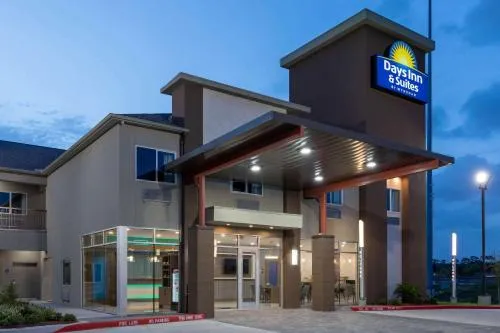 Days Inn & Suites by Wyndham Downtown/University of Houston in Pasadena