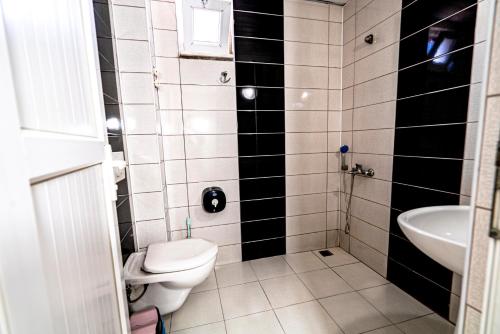 Phòng tắm tại Elvin Otel