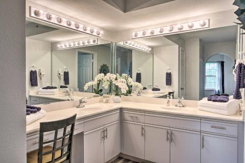 Phòng tắm tại Pristine Holiday Hills Resort Condo in Branson!