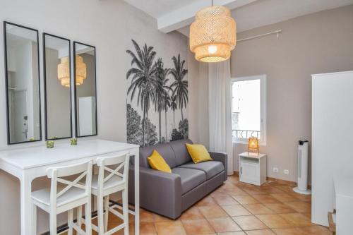Comfortable studio apartment close to Avignon Bridge Welkeys