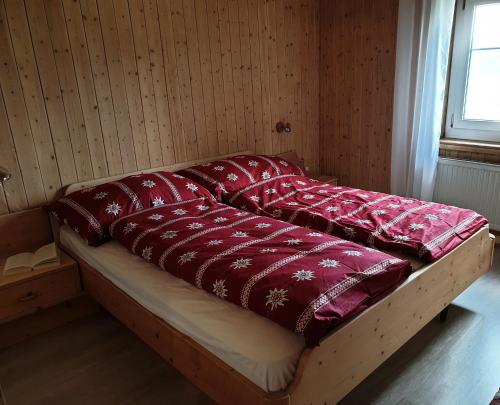Кровать или кровати в номере Ferienwohnung Antonia