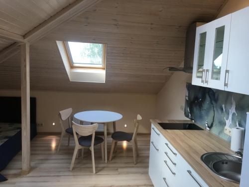 Кухня или кухненски бокс в Domina