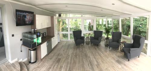 Μια τηλεόραση ή/και κέντρο ψυχαγωγίας στο Stayhome Tossens
