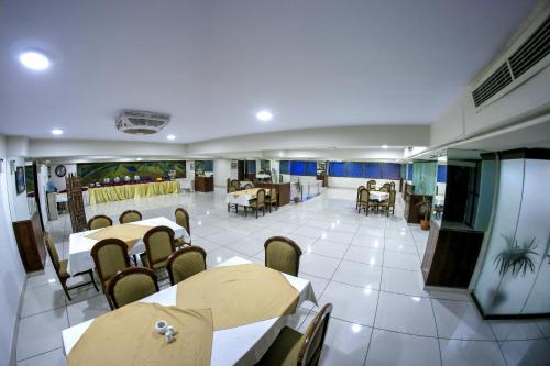 Hotel Crown Innにあるレストランまたは飲食店