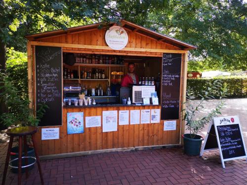 Nápoje v ubytování Spreewald Ferienwohnung Wollgast