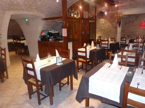 Εστιατόριο ή άλλο μέρος για φαγητό στο Hotel du Donjon