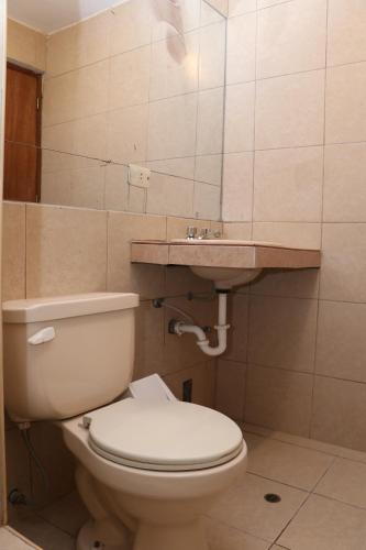 Phòng tắm tại Hotel Alpamayo Guest House