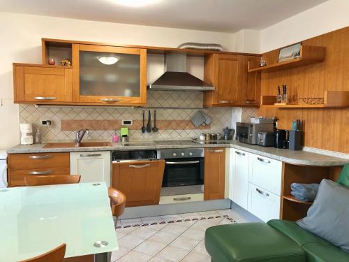 Küche/Küchenzeile in der Unterkunft Villa Moare