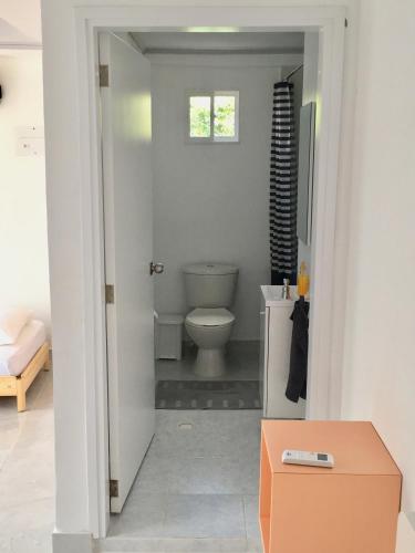 Un baño de Alojamientos Neca