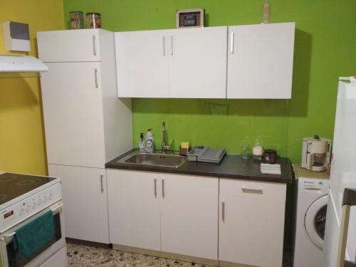 Cuisine ou kitchenette dans l'établissement Two-Bedrooms Apartment in Center of Rethymno