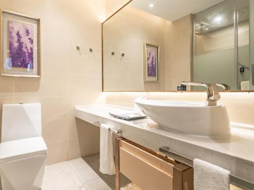 Kúpeľňa v ubytovaní Lavande Hotel Nanchang Qingyunpu Zhuqiao East Road