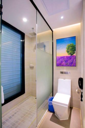 Bilik mandi di Lavande Hotel (Xinyi Fuhai Building Branch)
