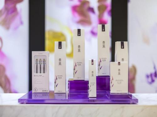 a purple display of products on a purple tray at Lavande Hotel Langfang City Government in Langfang