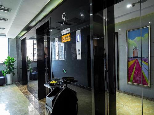 Foto dalla galleria di Lavande Hotel Leshan High-speed Railway Station Wanda Plaza a Leshan