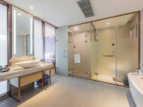 Ένα μπάνιο στο Lavande Hotel Wuxi Taihu Avenue