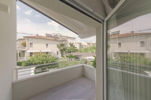 a balcony with a view of a building at Villa Joy Verona - Chalet Delux in Verona