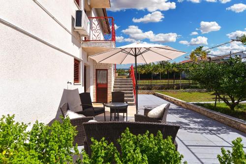 Fotografia z galérie ubytovania Apartment with nice terrace 684 v destinácii Štinjan