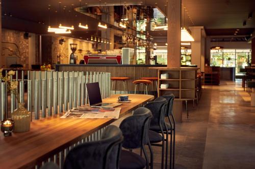 Met Hotel Amsterdam — Lounge or bar