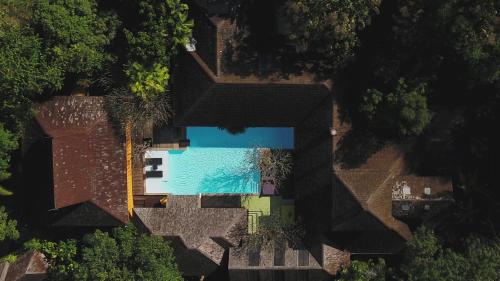 Bazén v ubytování Chandra Residence nebo v jeho okolí