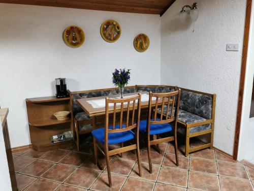 Dining area sa apartment