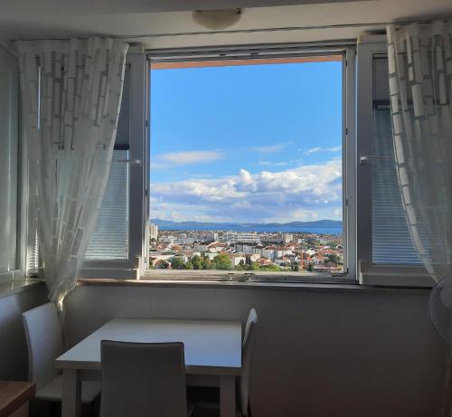 Studio apartment KIKI with a sea view, free WiFi, for 2 persons