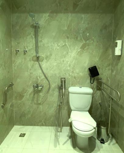 Ένα μπάνιο στο Golden Dream Hotel