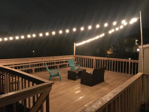 Μπαλκόνι ή βεράντα στο Seas the Day - 4 blocks to the beach, restaurant, and bar district - great deck and outdoor space!!