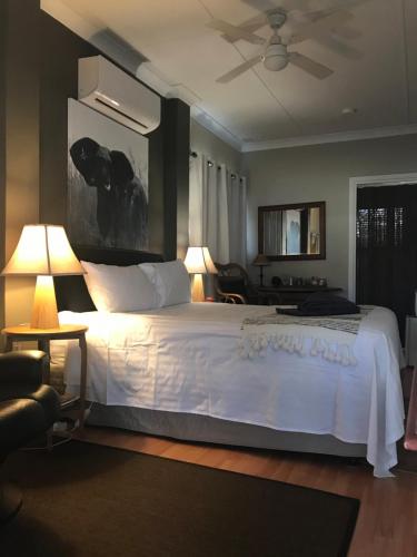 Ένα ή περισσότερα κρεβάτια σε δωμάτιο στο Yellow Gum Bed and Breakfast