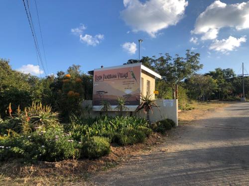 Κήπος έξω από το Villa Jullienne - A Home Away From Home - Unit 1