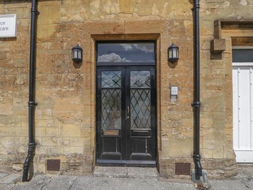 1 Abbey Court – Photos 3