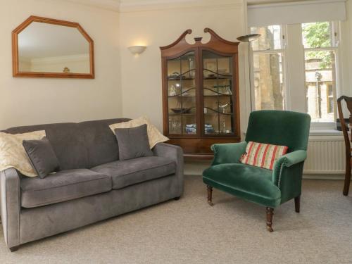 1 Abbey Court – Photos 4