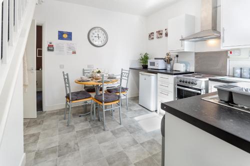 Cosy Anfield Guesthouse - FREE parking Image