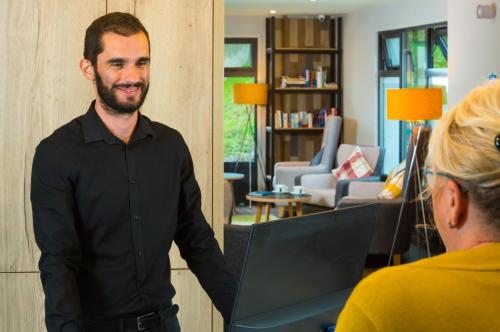 Tetamu yang menginap di ibis Plymouth