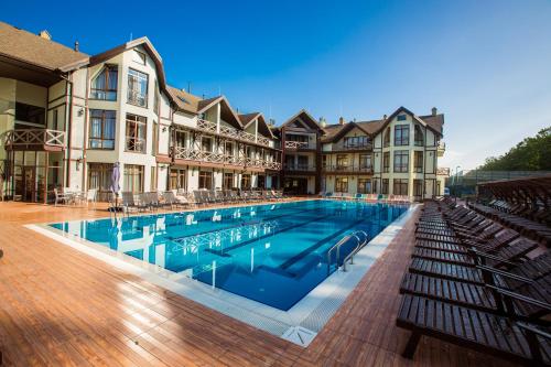 Georg Park Hotelの敷地内または近くにあるプール