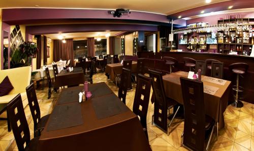 Ο χώρος του lounge ή του μπαρ στο Apart A2 Poznań - 24h - self check-in - Free Parking