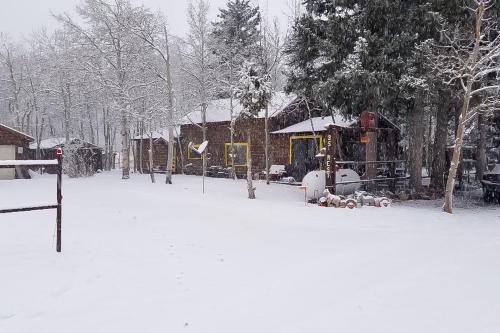 Happy Place Cabin – Photos 2