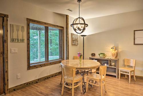 Gambar di galeri bagi Beaver Lake Retreat with Lake Access and Fire Pit! di Garfield