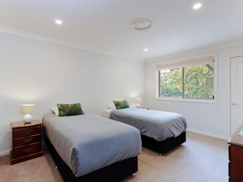 Gallery image of 25 Christmas Bush Avenue aircon pet friendly small boat parking and WI FI in Nelson Bay