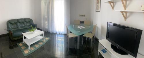 Μια τηλεόραση ή/και κέντρο ψυχαγωγίας στο Vila Bilo