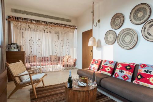 Un lugar para sentarse en Kedma by Isrotel Collection