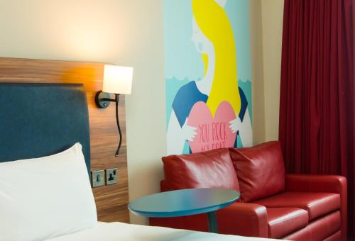 Area soggiorno di ibis Styles Birmingham NEC & Airport