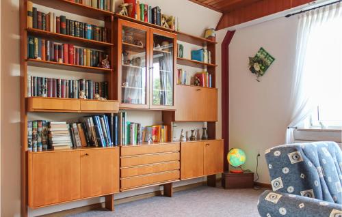 Perpustakaan di apartmen
